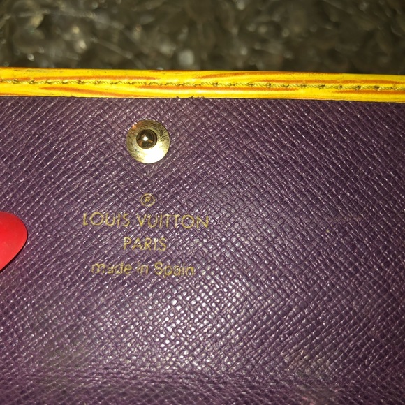 SOLD!!!!  Louis Vuitton Yellow Epi Leather 6 key holder - Picture 5 of 8